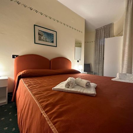 Hotel Atena Cirò Marina Eksteriør billede