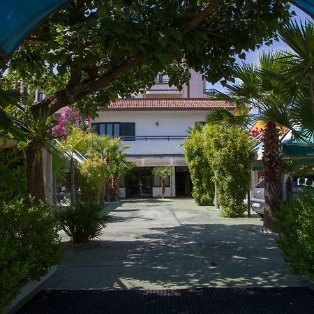 Hotel Atena Cirò Marina Eksteriør billede
